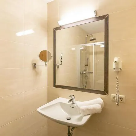 In With A Shared Wellness Apartment *